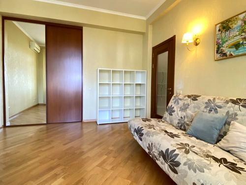 квартира за адресою Лабораторна вул., 8