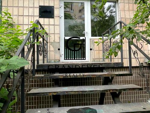 коммерческая по адресу Предславинская ул., 51