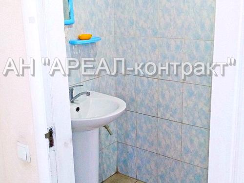 комерційна за адресою Перемоги вул., 131в