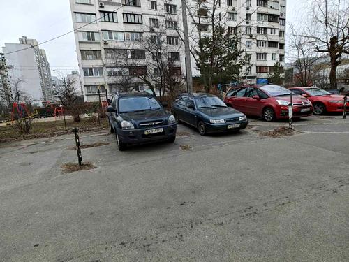 квартира за адресою Київ, Михайла Гришка вул., 10