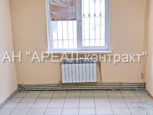 комерційна за адресою Перемоги вул., 131в