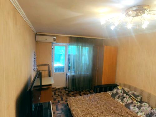 квартира за адресою Космонавтів вул., 27
