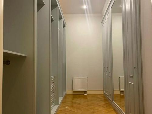 квартира за адресою Івана Козловського пров., 5