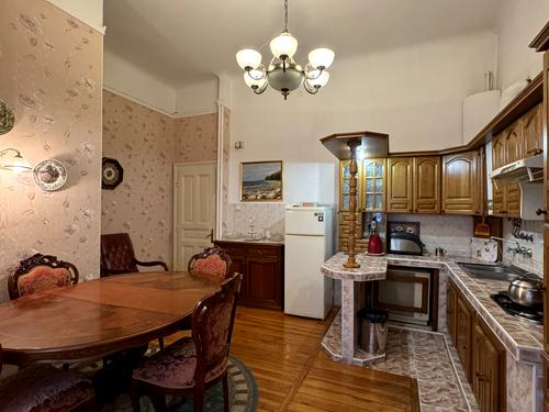 квартира за адресою Митрополита Андрея вул., 4