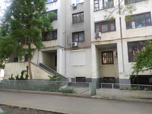 коммерческая по адресу Базарная ул., 1