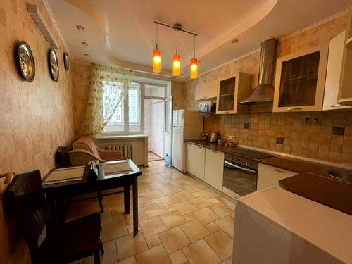 квартира по адресу Бажана, 10