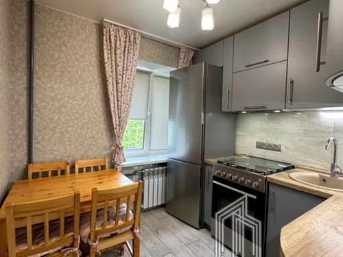 квартира за адресою Олександра Лазаревського вул. (Мініна), 4