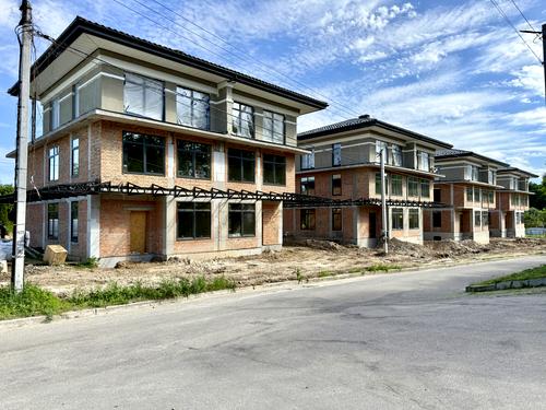 будинок за адресою с. Лісники, Родини Рубанів вул., 9