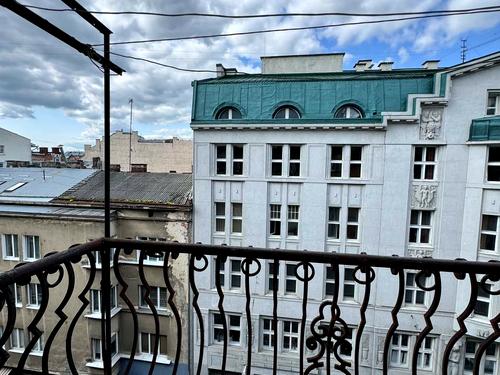 квартира за адресою Академіка Володимира Гнатюка вул. (), 3