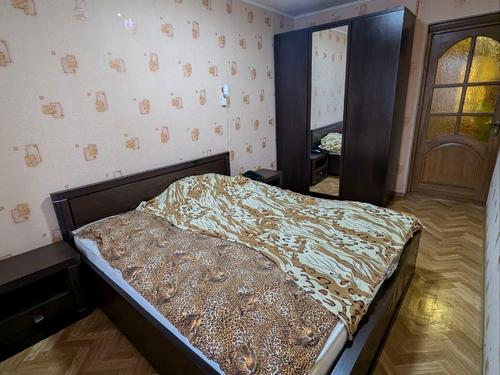 квартира за адресою Михайла Драгоманова вул. (Димитрова), 52