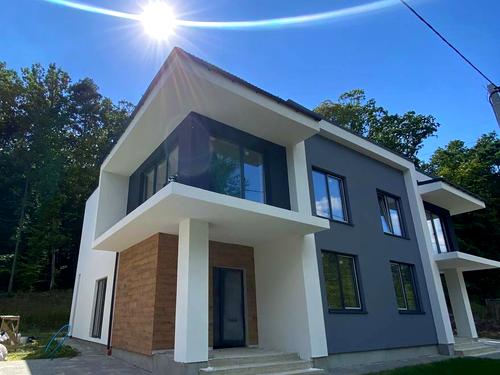 будинок за адресою Центральна, 6