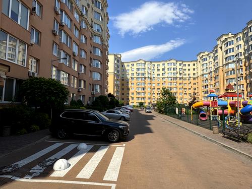 квартира за адресою Братська вул., 12