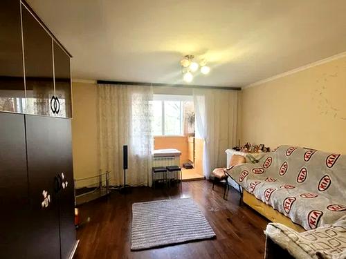 квартира за адресою Верховинна вул., 18