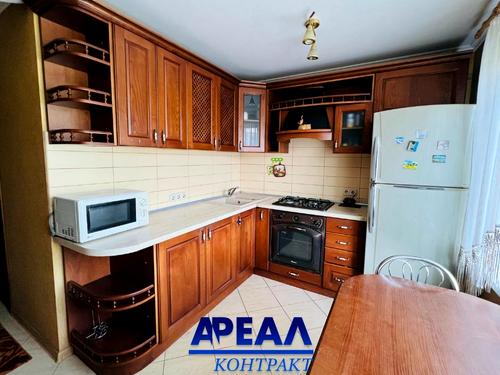 квартира по адресу Комарова ул., 27