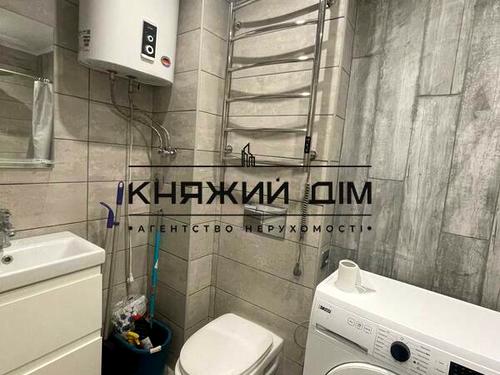 квартира за адресою Академіка Булаховського вул., 2