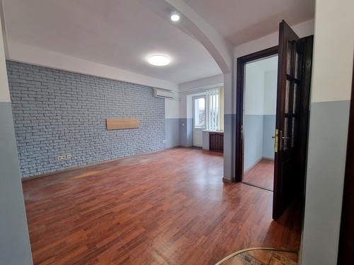 квартира за адресою Верховної Ради бульв., 22
