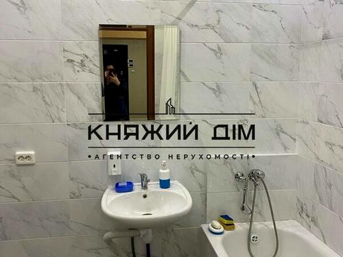 квартира по адресу Академика Глушкова просп., 9-Є