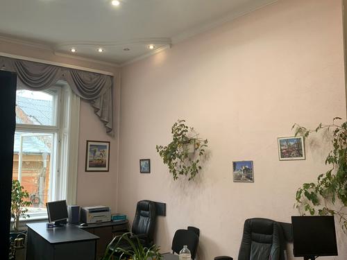 комерційна за адресою Товстого вул., 7