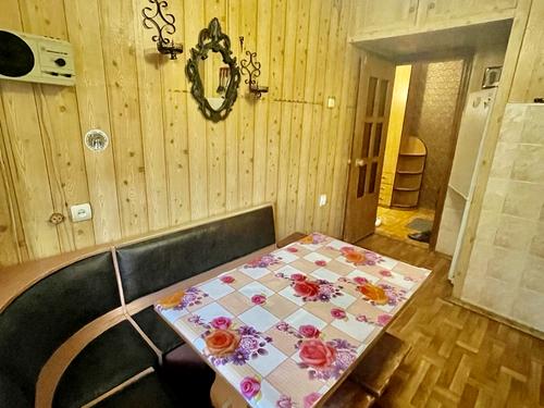 квартира за адресою Космонавтів вул., 24