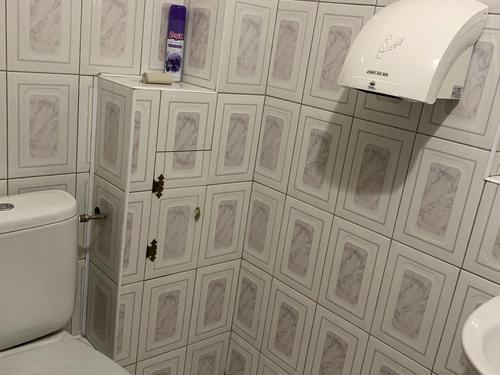 комерційна за адресою Товстого вул., 7
