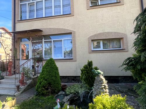 дом по адресу пгт. Рудно, Космонавтів, 21