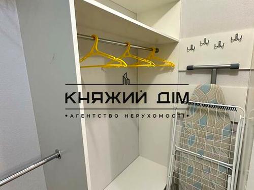 квартира за адресою Ревуцького вул., 40-Б