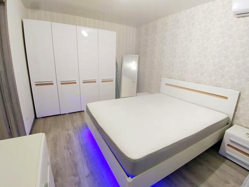 квартира за адресою Дніпровська набережна вул., 9