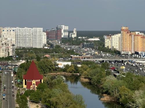комерційна за адресою Дніпровська набережна вул., 20-А