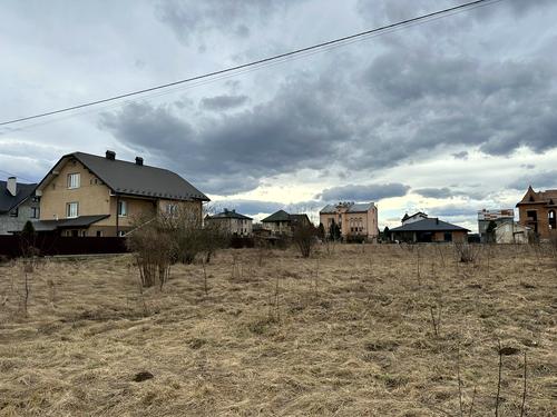 участок по адресу с. Черниев, Надворнянская ул.