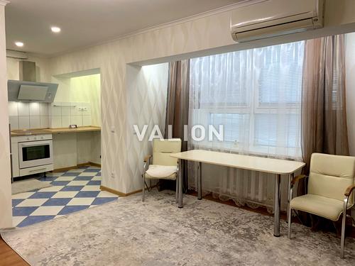 квартира за адресою Анни Ахматової вул., 5
