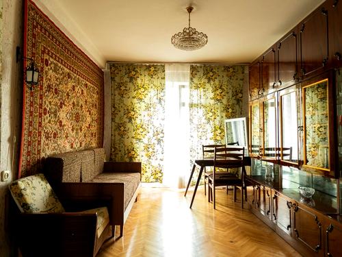 квартира за адресою Ореста Левицького вул. (Академіка Курчатова), 8