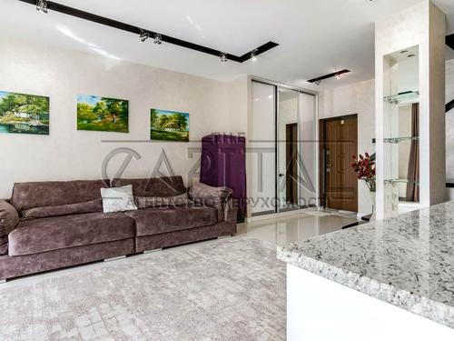 квартира за адресою Регенераторна вул., 4