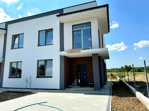 будинок за адресою с. Підрясне, Степана Бандери