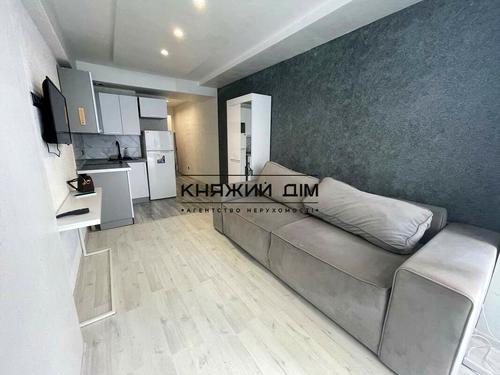 квартира за адресою Академіка Булаховського вул., 2