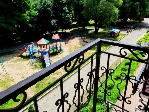 комерційна за адресою Миру вул., 17-В
