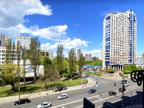 квартира за адресою В'ячеслава Чорновола вул., 27