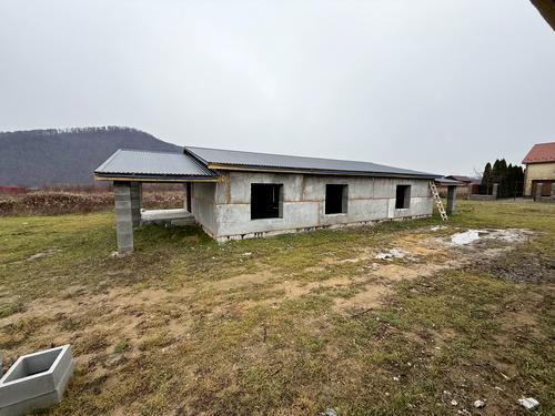 будинок за адресою смт. Чинадійово, Карпатська