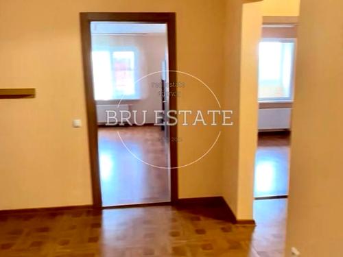 квартира за адресою Ревуцького вул., 54