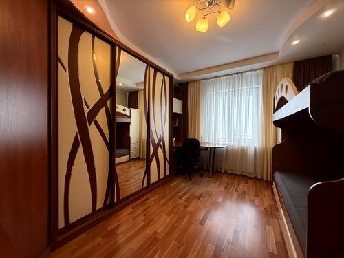 квартира по адресу Драгоманова ул., 8