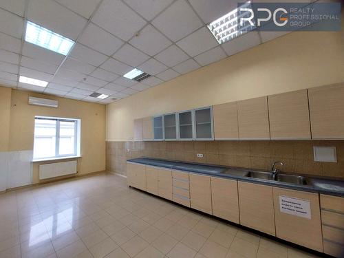 комерційна за адресою Хорива вул., 55Б