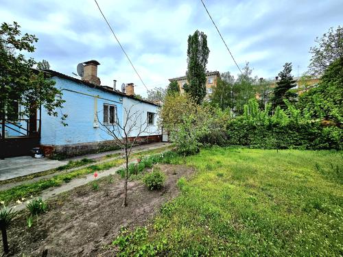комерційна за адресою Академіка Маслова вул. (Радянська), 14