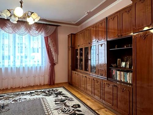 будинок за адресою Центральна, 5