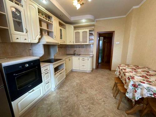 квартира за адресою Срібнокільська вул., 1