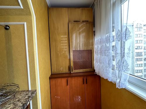 квартира за адресою Хотинська вул., 12