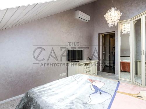 квартира за адресою Регенераторна вул., 4