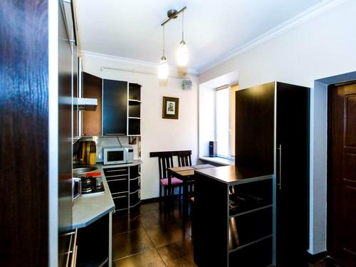 квартира за адресою Театральна вул., 8