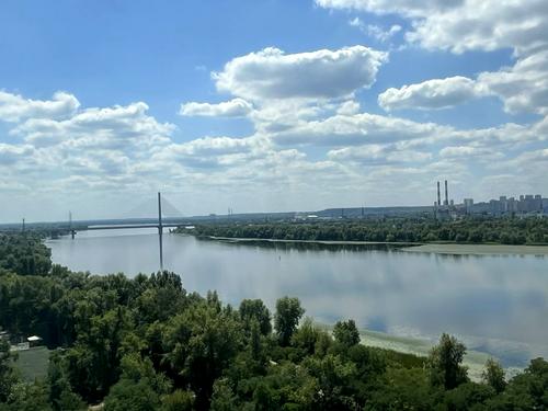 квартира за адресою Дніпровська набережна вул., 17-К