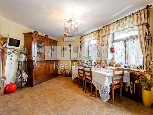 будинок за адресою Центральна вул.
