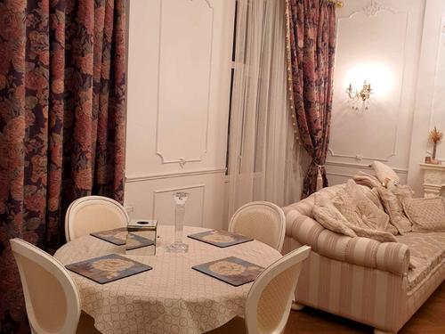 квартира за адресою Ярослава Гашека, 18