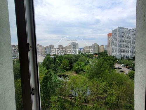 квартира за адресою Драгоманова вул., 8-Б